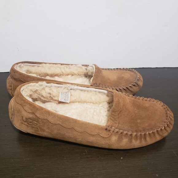 UGG Classic Suede Tan Slip on Moccasin Slippers Sheepkeen Lined 11/ EU 42 - Picture 1 of 12